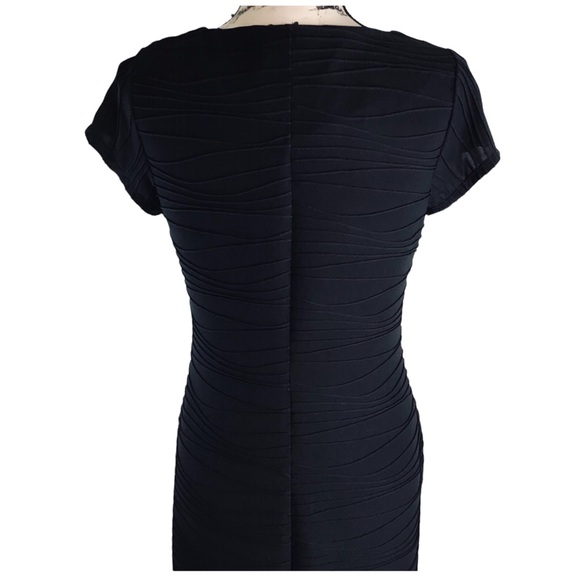 TRIBAL - Short sleeve Body-Con Dress - M - Picture 5 of 16